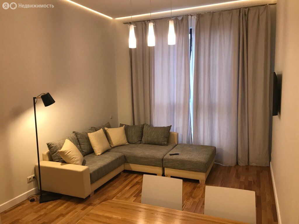 m. ZIL: Apartment, 1-rooms