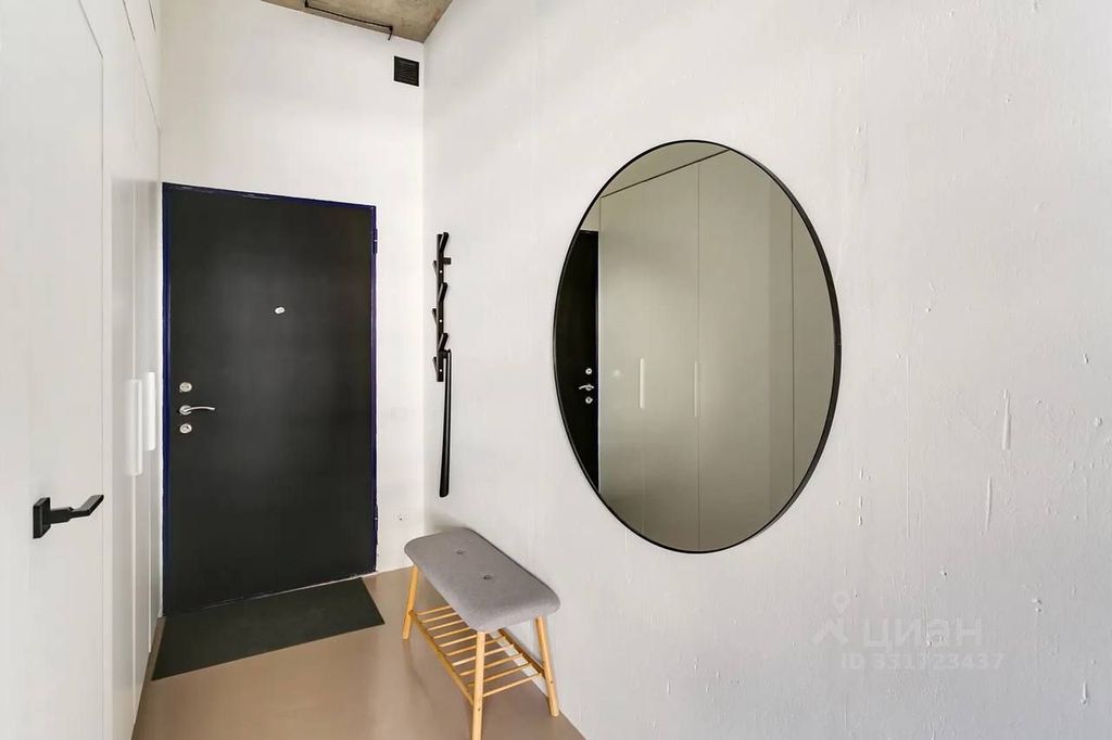 m. Moskva Tovarnaya: Apartment, studio