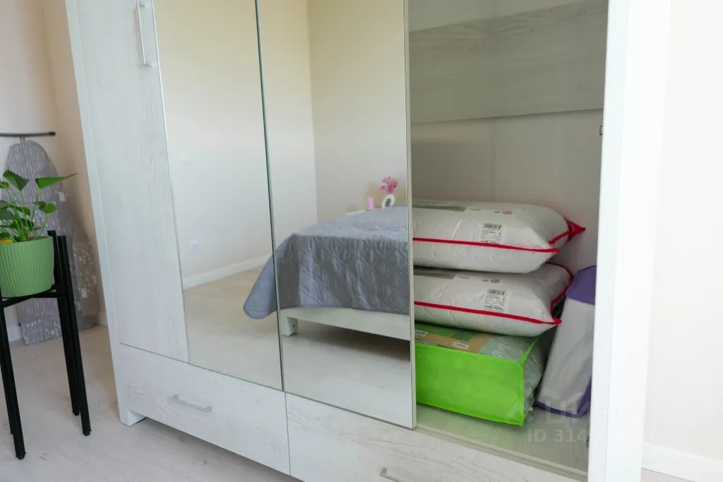 m. Strogino: Apartment, 2-rooms