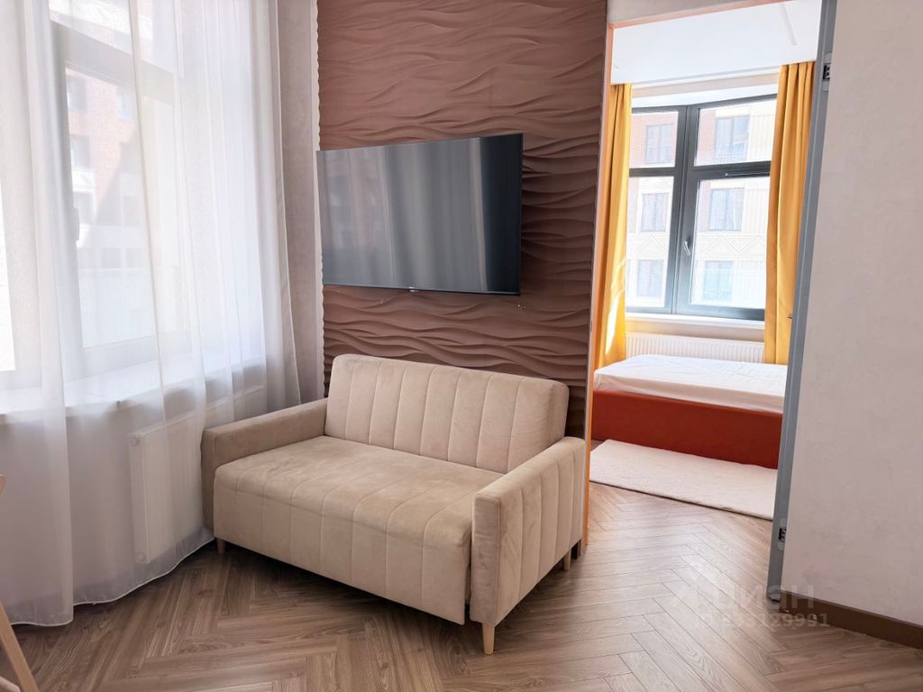 m. ZIL: Apartment, 2-rooms