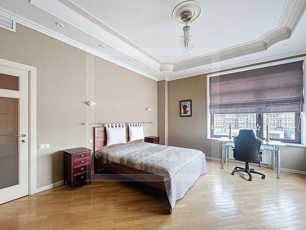 m. Mayakovskaya: Apartment, 4-rooms