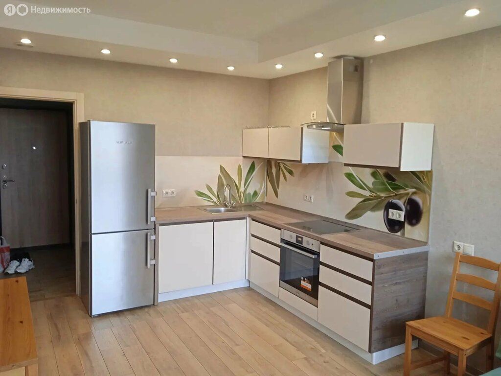 m. Lukhmanovskaya: Apartment, 2-rooms
