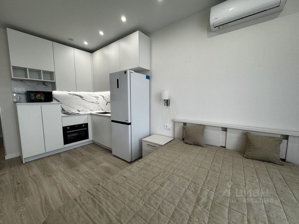 m. Dubrovka: Apartment, studio