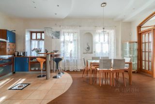 m. Trubnaya: Apartment, 3-rooms