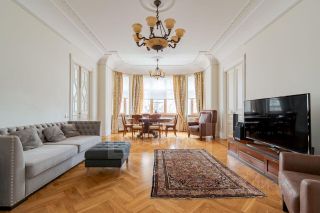 m. Kropotkinskaya: Apartment, 4-rooms