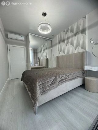 m. ZIL: Apartment, 2-rooms