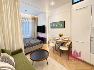 m. Verkhnie Kotly: Apartment, studio