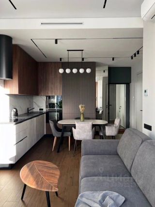 m. ZIL: Apartment, 2-rooms