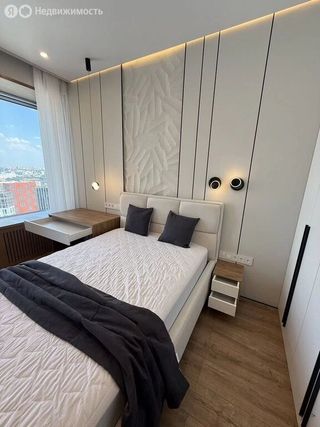 m. ZIL: Apartment, 2-rooms