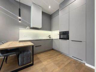 m. ZIL: Apartment, 2-rooms