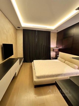 m. Oktyabrskoe pole: Apartment, 2-rooms