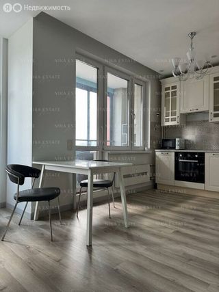 m. ZIL: Apartment, 2-rooms