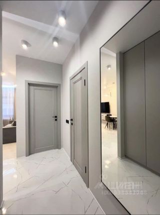 m. ZIL: Apartment, 2-rooms