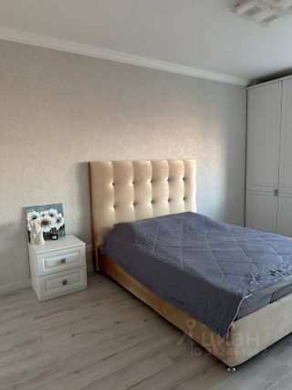 m. ZIL: Apartment, 1-rooms
