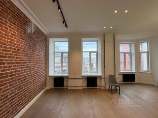 m. Trubnaya: Apartment, 4-rooms