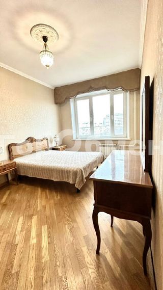 m. Yugo-Zapadnaya: Apartment, 3-rooms