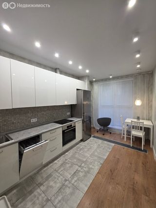 m. Lukhmanovskaya: Apartment, 1-rooms