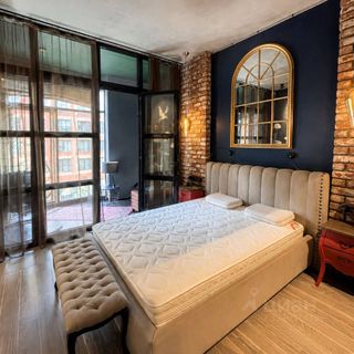 m. ZIL: Apartment, 2-rooms