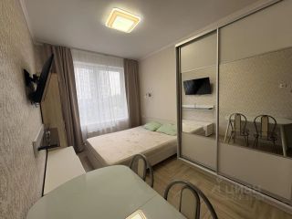 m. Lukhmanovskaya: Apartment, studio