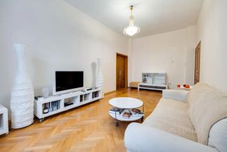 m. Okhotny ryad: Apartment, 2-rooms