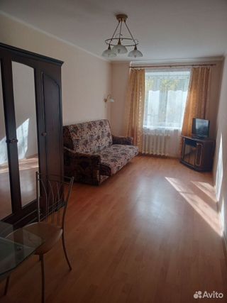 m. Lukhmanovskaya: Apartment, 1-rooms