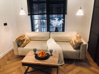 m. ZIL: Apartment, 2-rooms