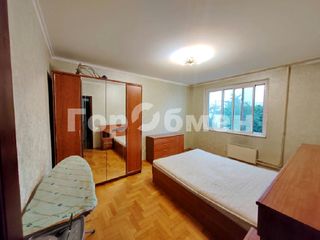 m. Kuzminki: Apartment, 2-rooms