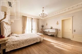 m. Kropotkinskaya: Apartment, 4-rooms