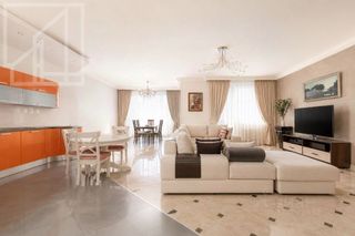 m. Arbatskaya: Apartment, 4-rooms