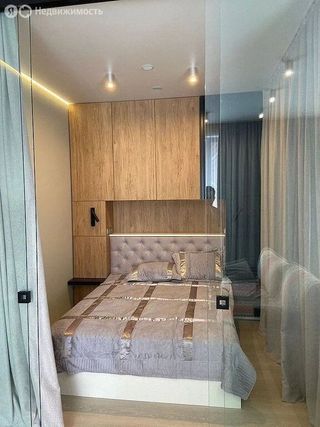 m. ZIL: Apartment, 2-rooms