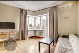 m. Kropotkinskaya: Apartment, 2-rooms