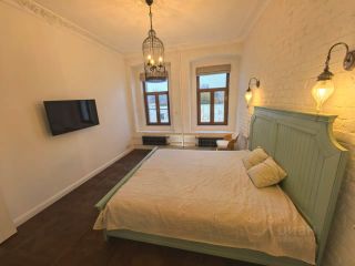 m. Novokuznetskaya: Apartment, 3-rooms