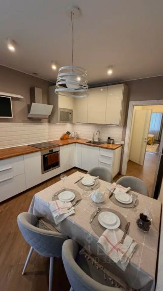 m. Lukhmanovskaya: Apartment, 2-rooms