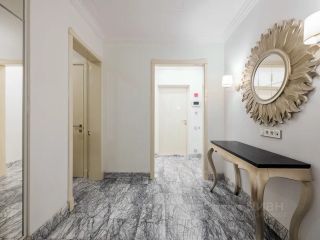 m. Kropotkinskaya: Apartment, 4-rooms