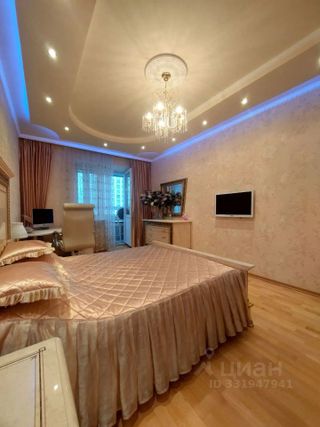 m. Yugo-Zapadnaya: Apartment, 3-rooms