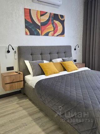 m. Lukhmanovskaya: Apartment, studio