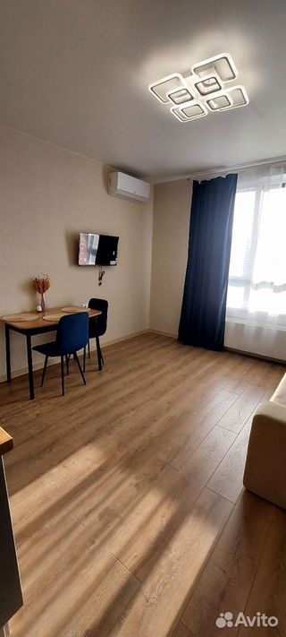 m. Lukhmanovskaya: Apartment, studio