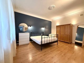m. Kropotkinskaya: Apartment, 3-rooms