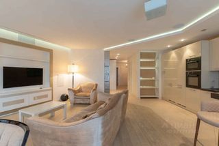 m. Slavyansky bulvar: Apartment, 3-rooms