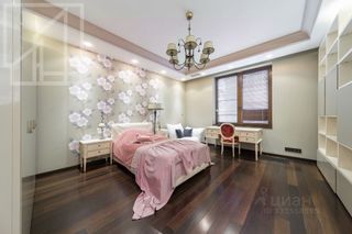 m. Kropotkinskaya: Apartment, 4-rooms