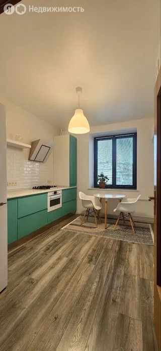 m. Dubrovka: Apartment, 2-rooms
