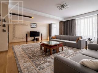 m. Belokamennaya: Apartment, 3-rooms