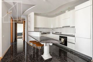 m. Barrikadnaya: Apartment, 3-rooms