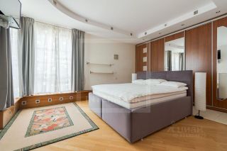 m. Smolenskaya: Apartment, 3-rooms