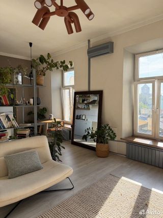 m. Kropotkinskaya: Apartment, studio