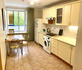 m. Ploschad trekh vokzalov: Apartment, 1-rooms