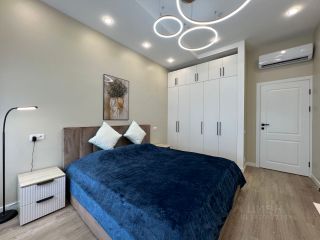 m. ZIL: Apartment, 2-rooms
