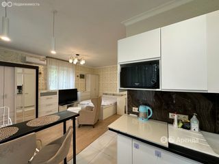 m. Lomonosovsky prospekt: Apartment, studio