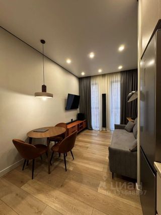 m. ZIL: Apartment, studio