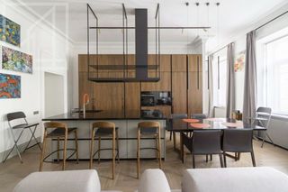 m. Kropotkinskaya: Apartment, 5-rooms
